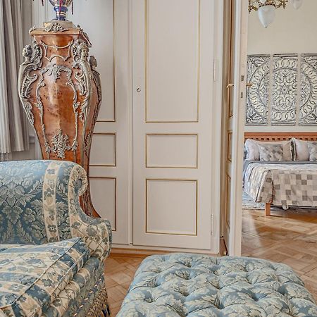 Two Bedroom Villa With Hot-Tub, Terrace And Garden, Wenceslas Square プラハ エクステリア 写真