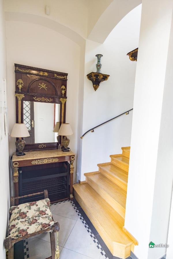 Two Bedroom Villa With Hot-Tub, Terrace And Garden, Wenceslas Square プラハ エクステリア 写真