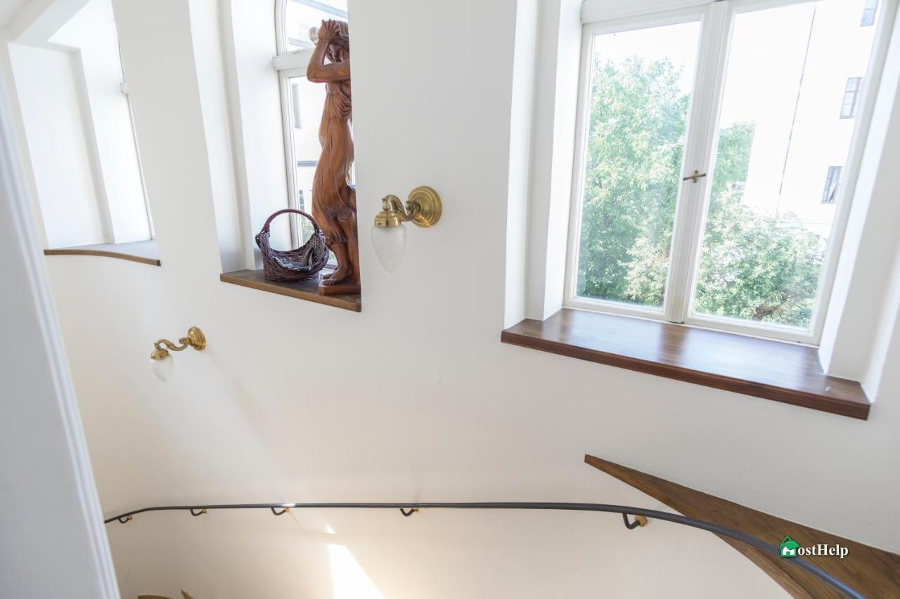 Two Bedroom Villa With Hot-Tub, Terrace And Garden, Wenceslas Square プラハ エクステリア 写真
