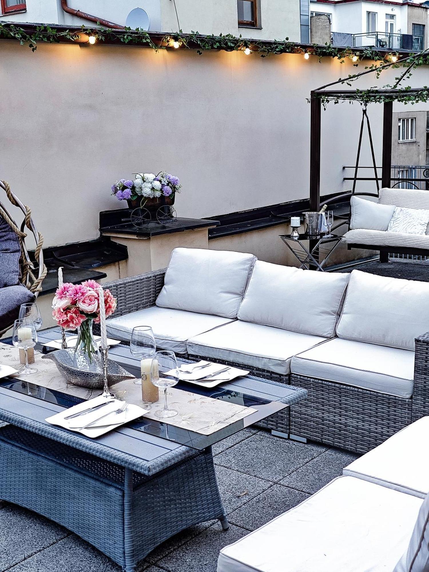 Two Bedroom Villa With Hot-Tub, Terrace And Garden, Wenceslas Square プラハ エクステリア 写真