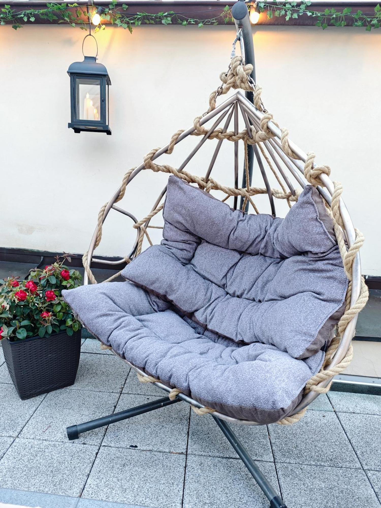 Two Bedroom Villa With Hot-Tub, Terrace And Garden, Wenceslas Square プラハ エクステリア 写真