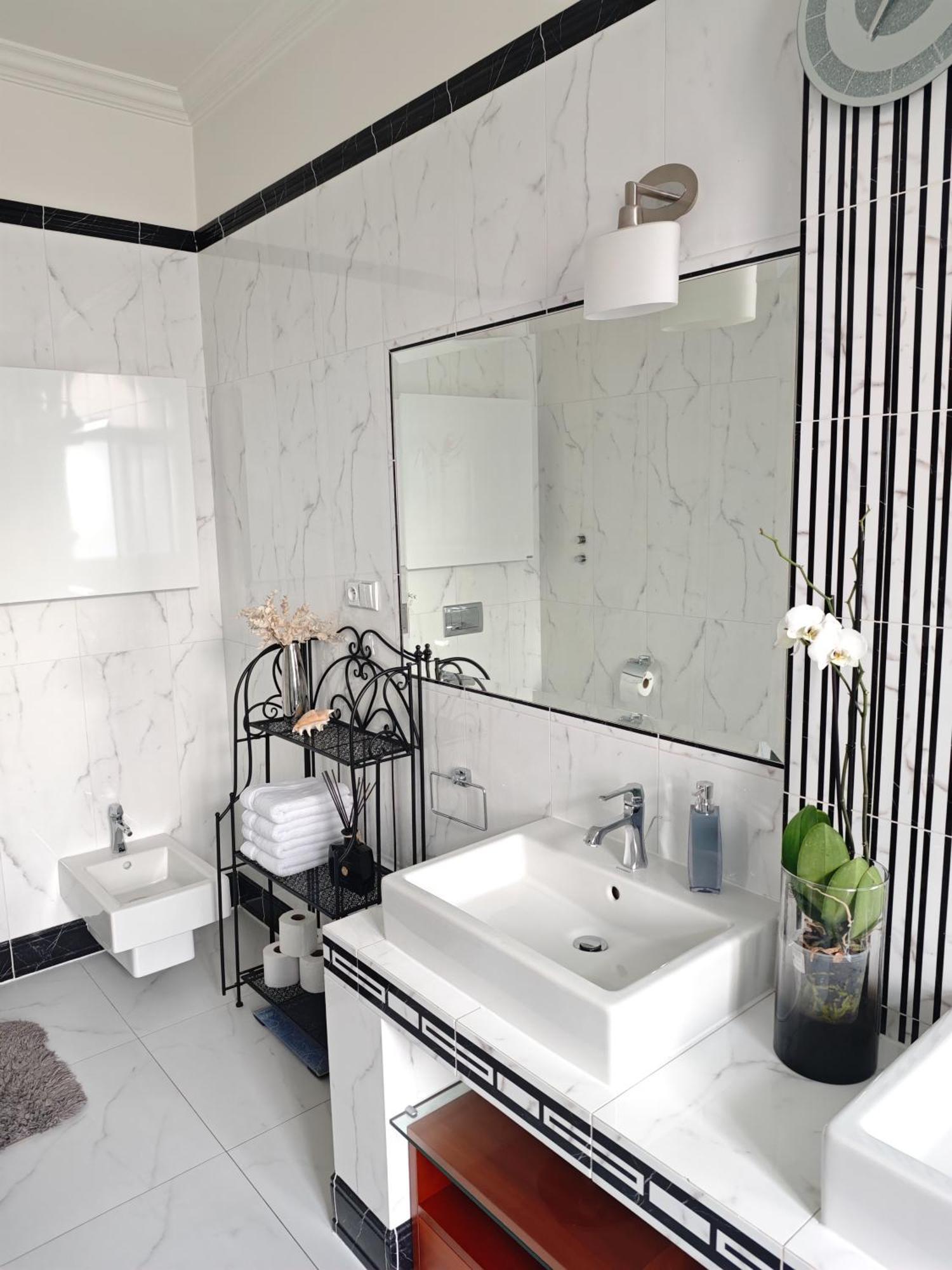 Two Bedroom Villa With Hot-Tub, Terrace And Garden, Wenceslas Square プラハ エクステリア 写真