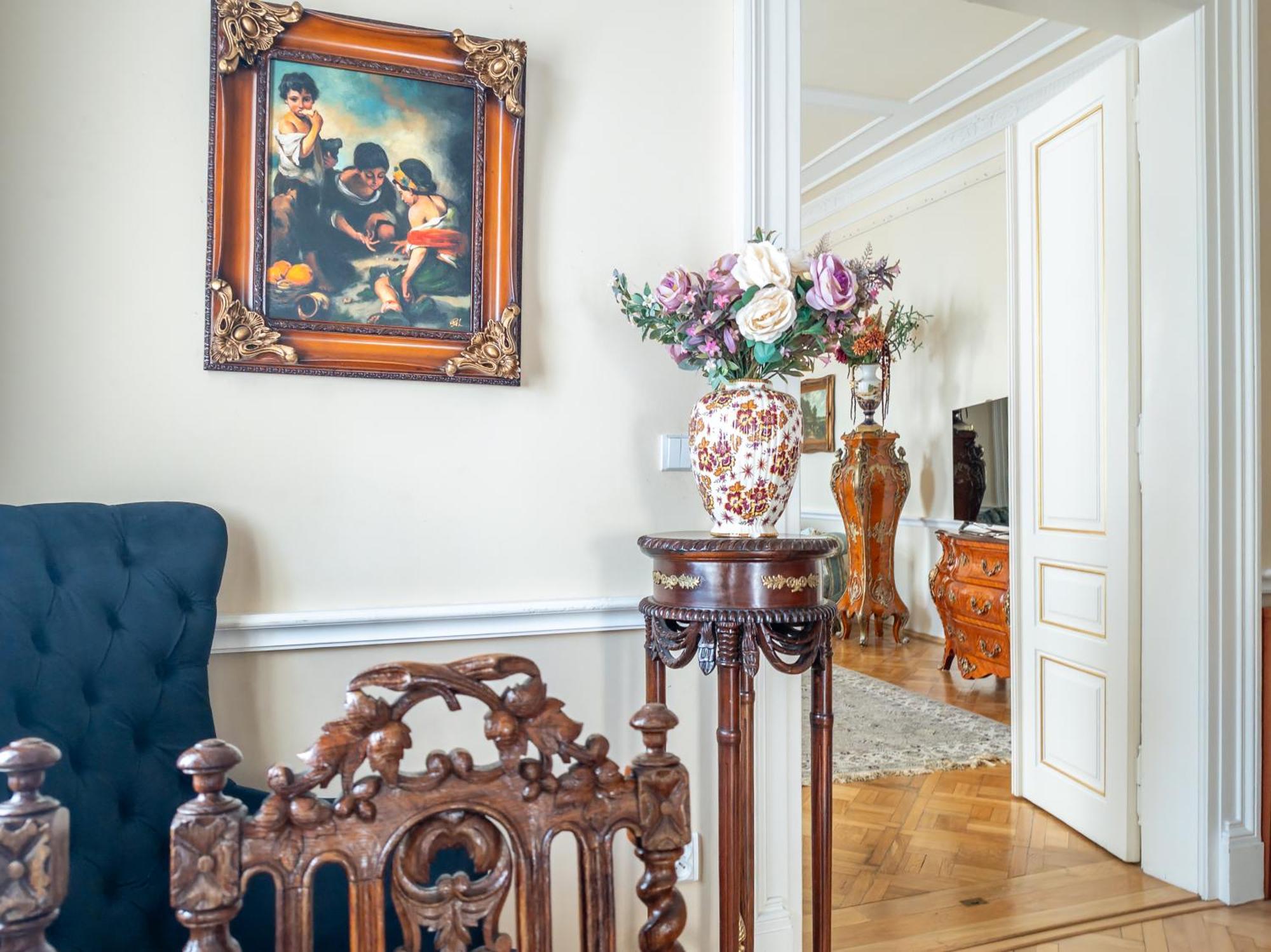 Two Bedroom Villa With Hot-Tub, Terrace And Garden, Wenceslas Square プラハ エクステリア 写真