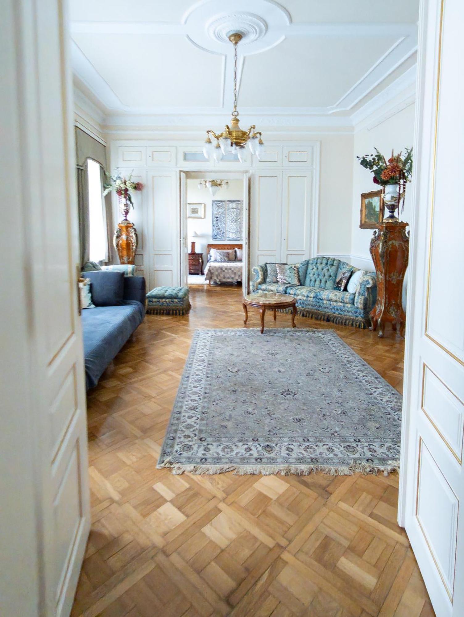 Two Bedroom Villa With Hot-Tub, Terrace And Garden, Wenceslas Square プラハ エクステリア 写真